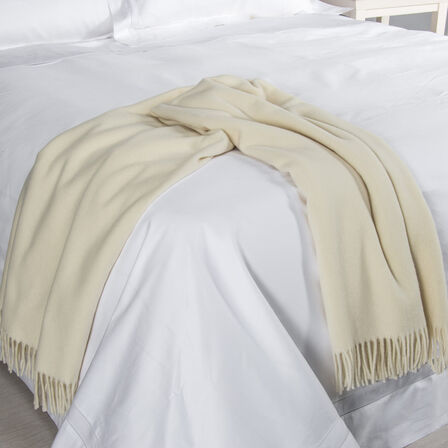 Kent Throw Ivory