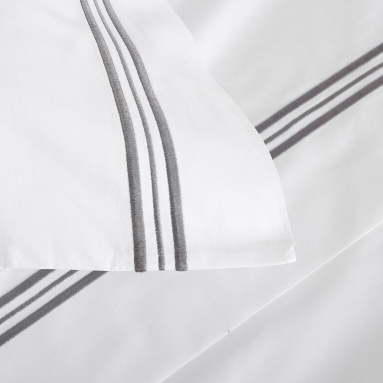 slide 3 Triplo Bourdon Pillowcase