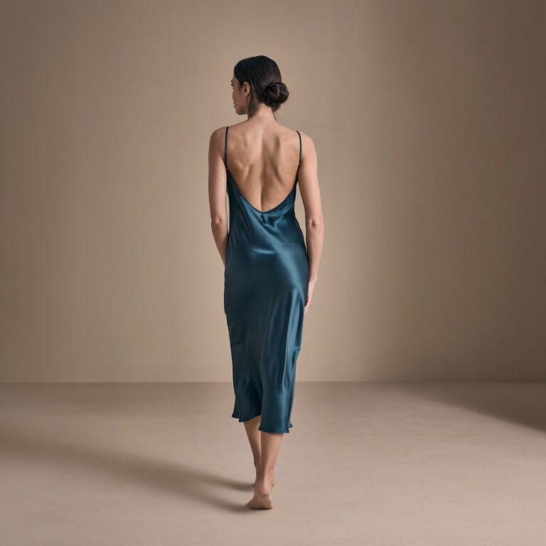slide 3 Cascade Nightgown